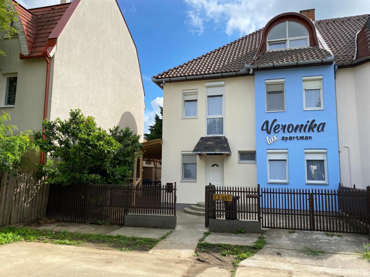 Veronika Lux Apartman Hajdúszoboszló Exterior foto